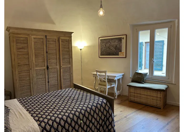 Frescos House