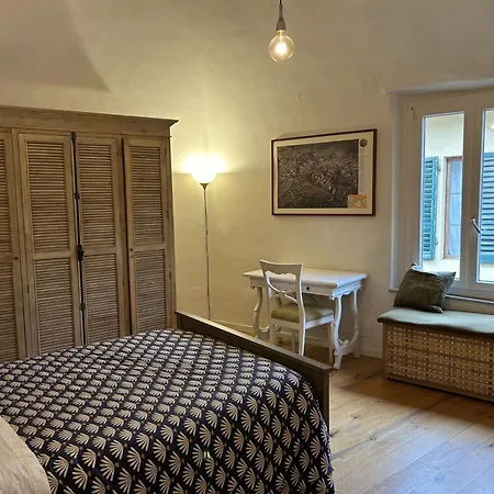 Frescos House